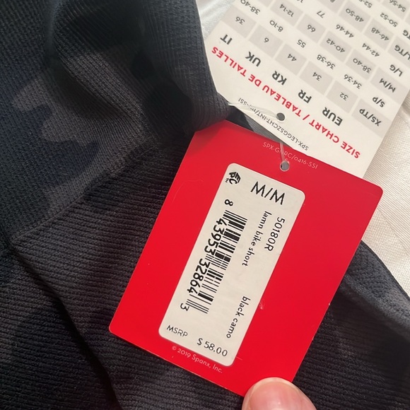 Spanx NWT! ❤️ size M - Picture 3 of 5